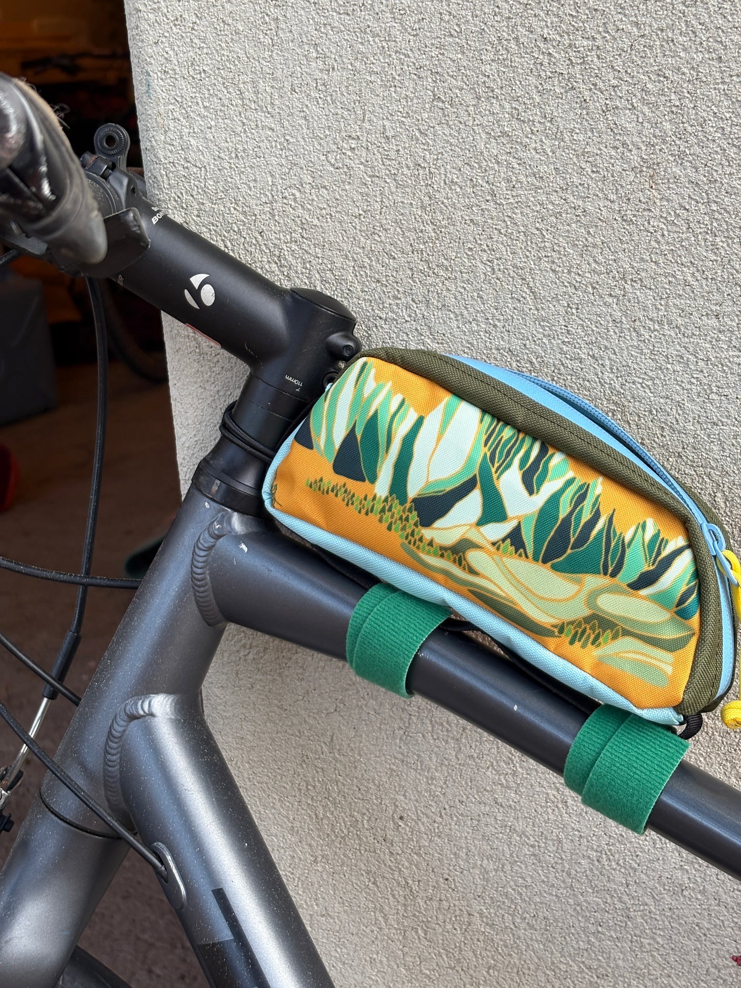 Minarets Front Top Tube Bag