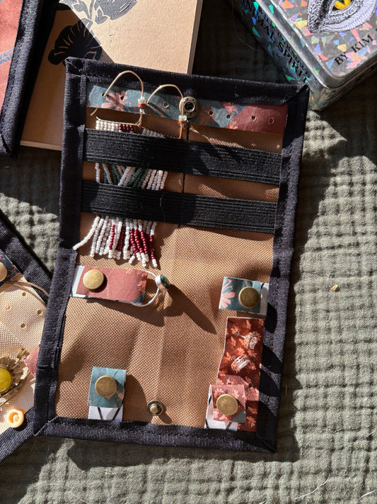 Roadrunner Earth Jewelry Fold \\ Metal Snap