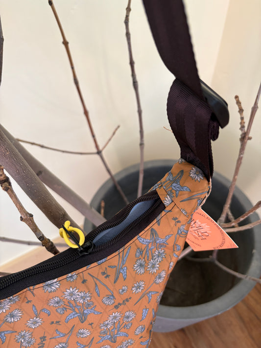 Balsamroot Doughboi Crescent Bag