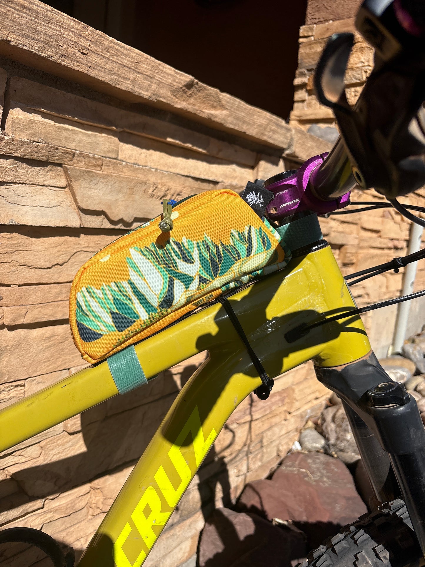 Minarets Front Top Tube Bag