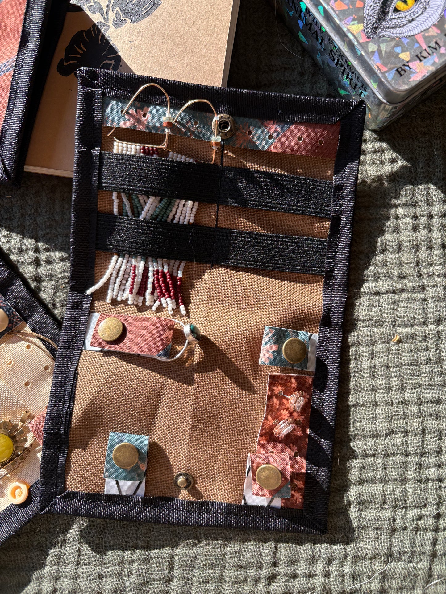 Roadrunner Earth Jewelry Fold \\ Metal Snap