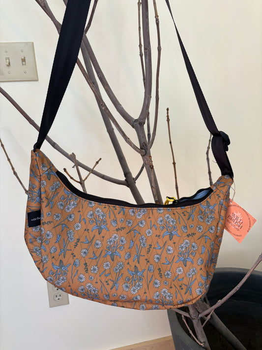 Balsamroot Doughboi Crescent Bag